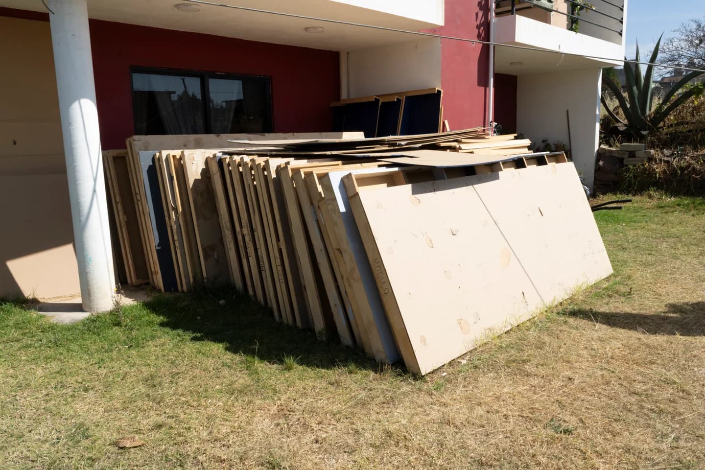 Materiales de montaje donados a Esporas de la Tierra por TARS